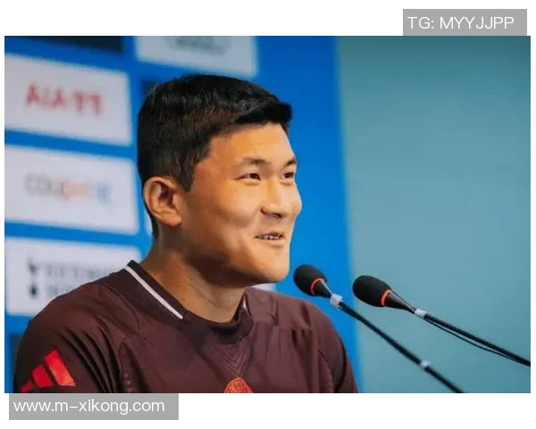 金玟哉因脚部与肩部疼痛缺席法兰克福比赛前景堪忧