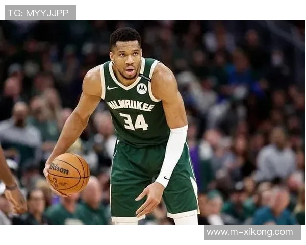 字母哥半场表现抢眼7投5中斩获10分7板3助助球队领先