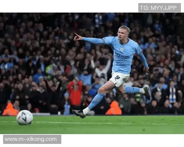 哈兰德夸女友球技如吉格斯女友调侃哈兰德盘带水平不行 哈兰德夸女友球技如吉格斯女友调侃哈兰德盘带水平不行